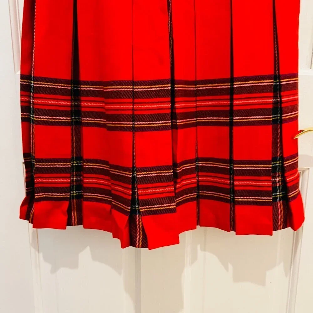 Dean's Of Scottland Wool Skirt Sz 4True Vintage, Pure Wool Skirt, Red, Plaid. - Picture 9 of 11